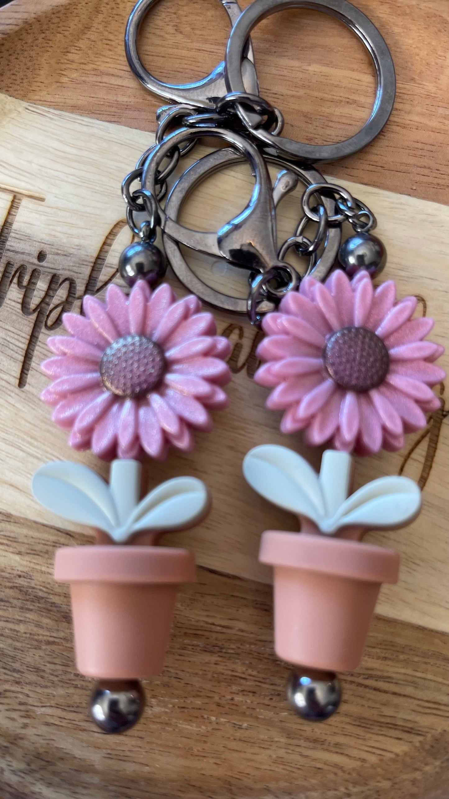 Pink daisy flower with pot KEYCHAIN, Fashionable Decorative Handcrafted Keychain, Stylish flower Keychain decor
