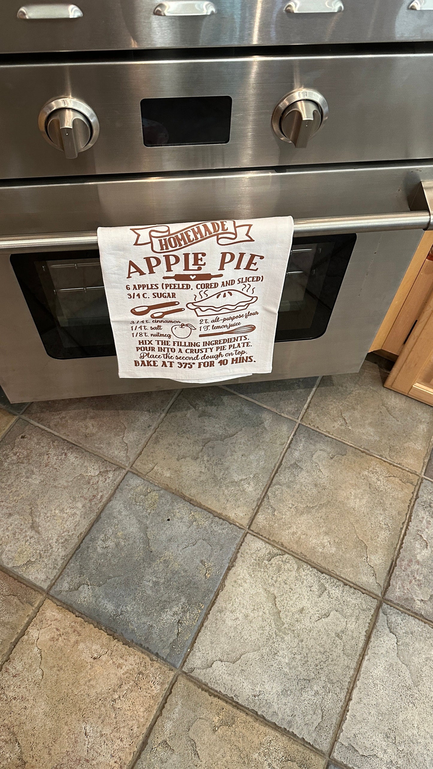 Homemade Apple Pie Recipe Tea Towel, Perfect Hostess gift! Great for people hosting their first holiday meal