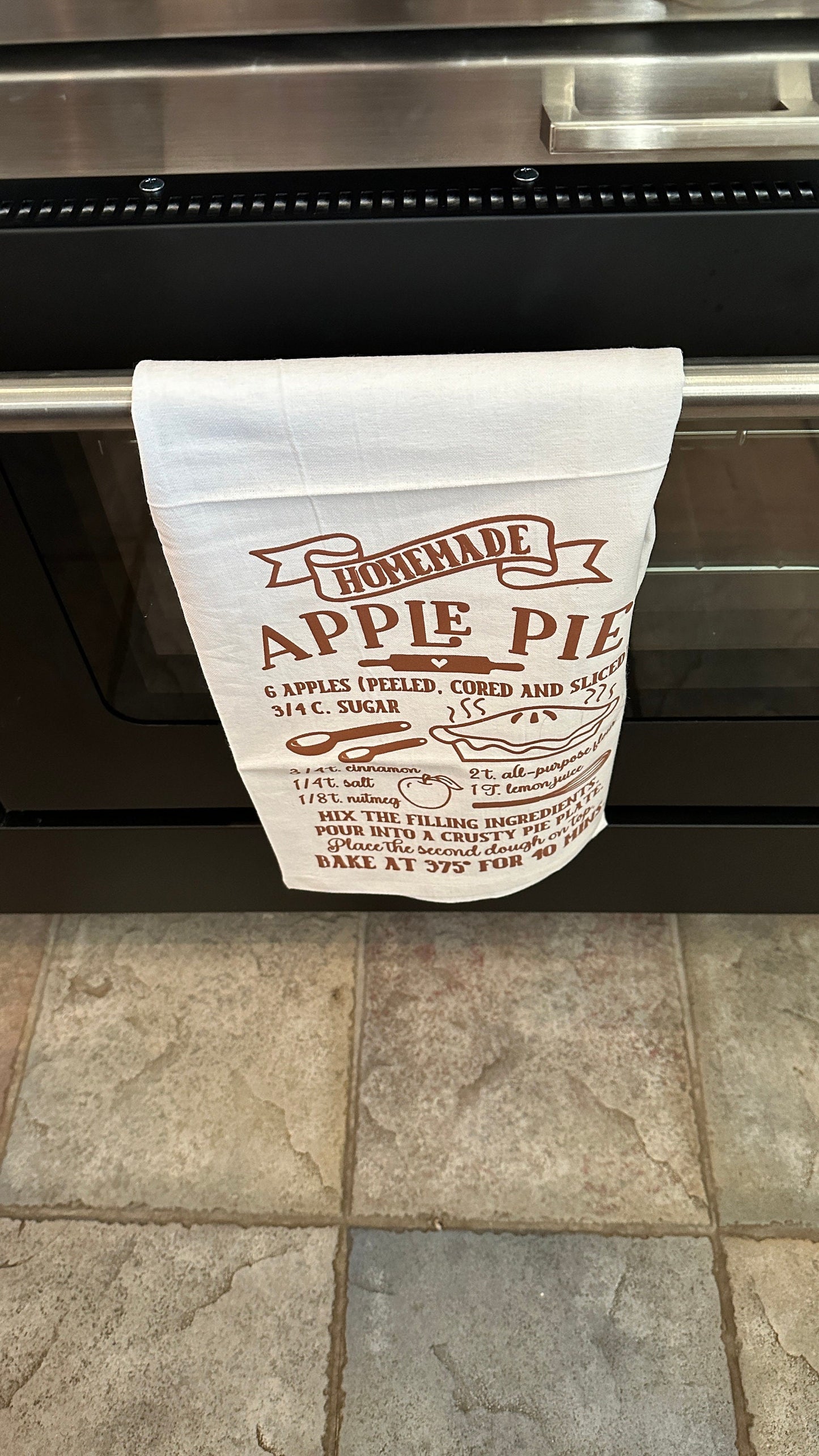 Homemade Apple Pie Recipe Tea Towel, Perfect Hostess gift! Great for people hosting their first holiday meal