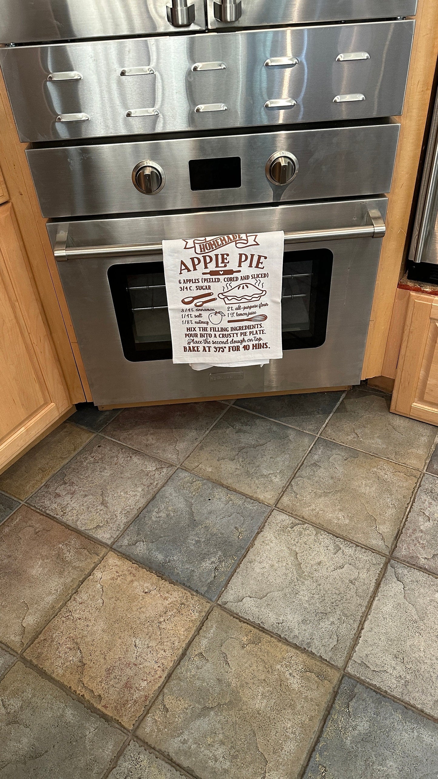 Homemade Apple Pie Recipe Tea Towel, Perfect Hostess gift! Great for people hosting their first holiday meal