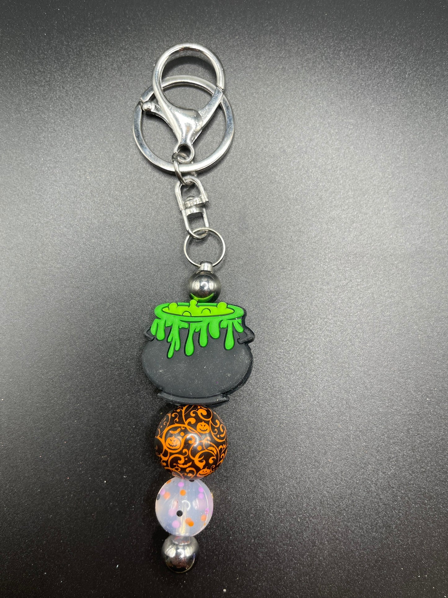 Halloween keychain or zipper pull. Also can put on purses or backpacks or any bag!