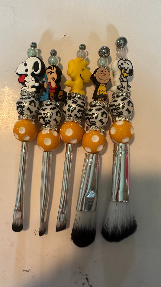 Snoopy themed makeup brushes. Make-up Brush Sets /Fun Character Make-up Brush Sets / Custom Make-up Brush Sets/Gift for Her/Wife/Queen/